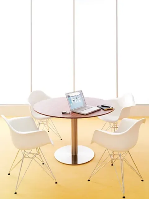 Stuhl Eames Plastic Armchair DAR RE